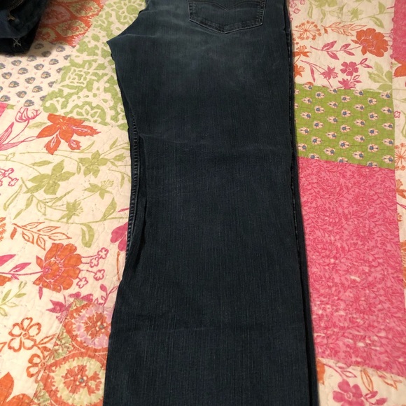LIKE NEW Mens LEVIS 559 Relaxed Fit - Picture 3 of 6
